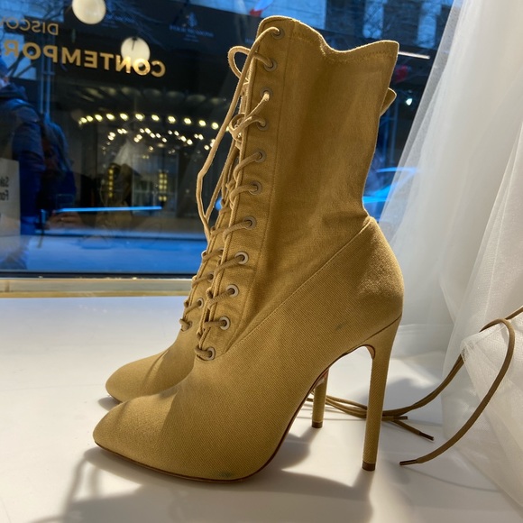 Classic Yeezy Lace Heel Boots - Picture 2 of 3